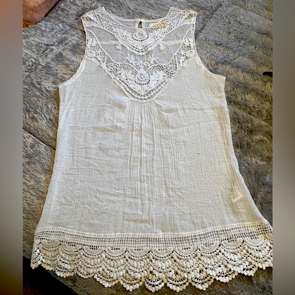 Entro Boho Lace Sleeveless Top